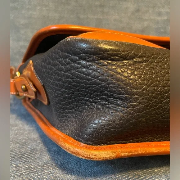 Vintage Dooney & Bourke All Weather Leather Carrier Bag Medium Sized - Picture 5 of 17